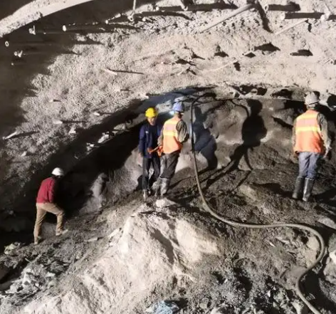 泰来拱顶带模注浆料的施工流程及注意事项